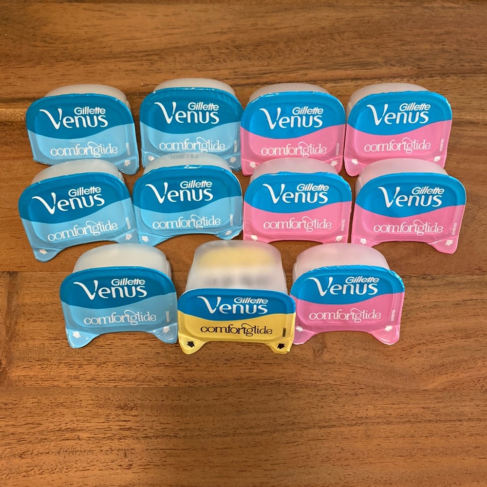 Pack of 11 Venus Gillette ComfortGlide Razor Head Replacements